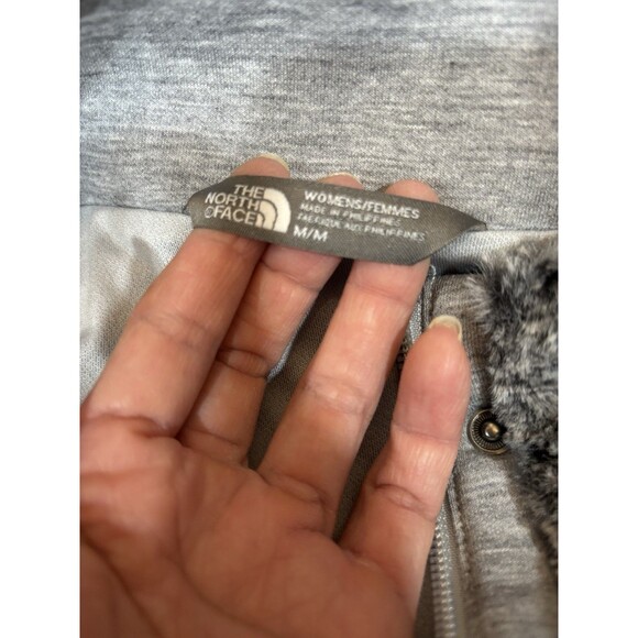 Women's Gray North Face Hybrination Thermal 3D Vest Faux Fur Trim Size M - Picture 7 of 14